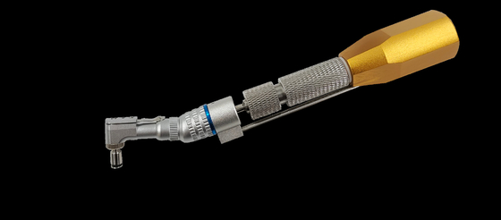 Mini tornillos dentarios conductor de ortodoncia de aleación de titanio con cabeza diferente